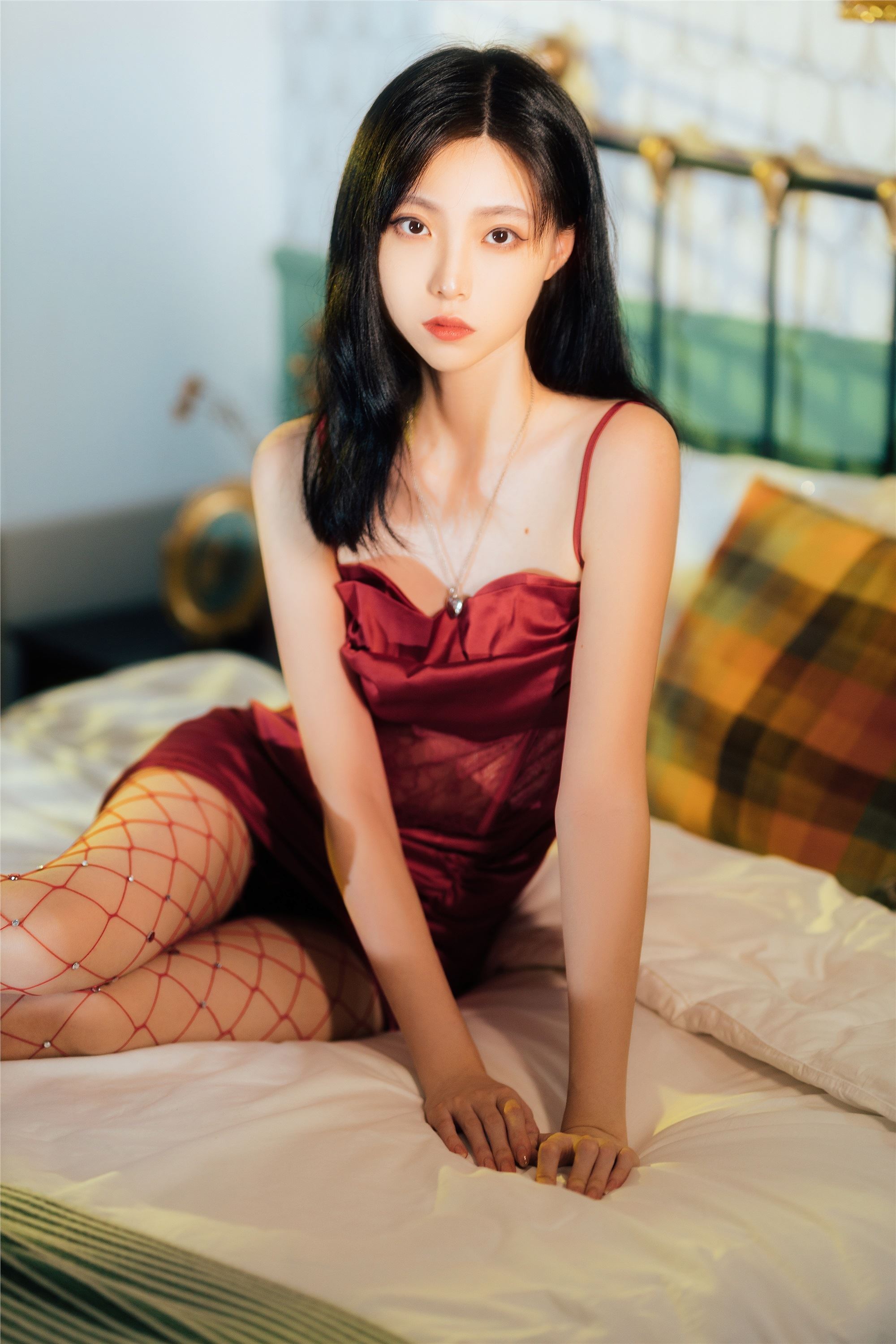 许岚LAN – NO.021 网袜红裙